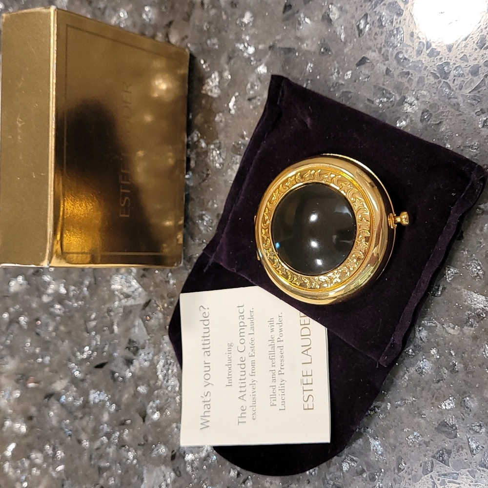 Brand New Vintage Estee Lauder 'Attitude' Compact